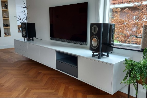 tv kast op maat lang schuifplank laden design