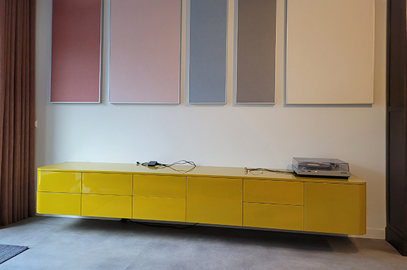 tv audio meubel design geel zwevend