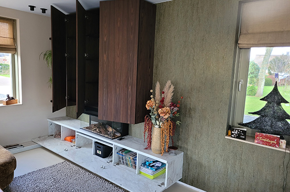 Electrische haard ingebouwd in w and combinatie hpl en houtfineer